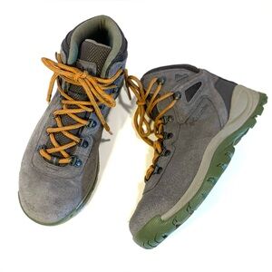 Columbia Newton Ridge Hiking Boots Sz 8.5